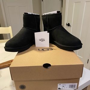 Brand New in Box - Ugg Classic Mini II - Size 9